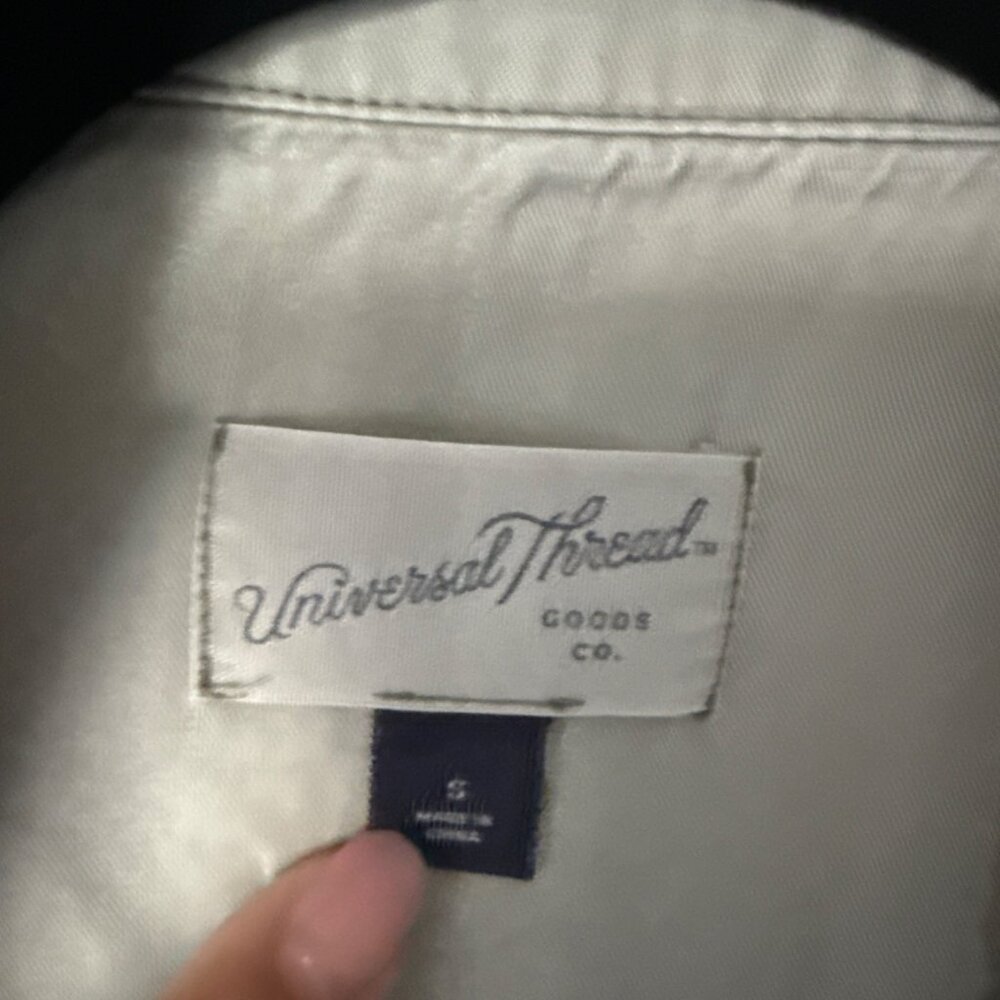 Universal Thread Womens Beige Button-Up Shirt Siz… - image 3